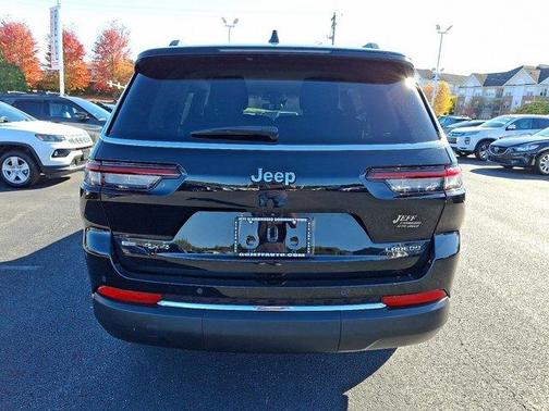 2022 Jeep Grand Cherokee L Laredo