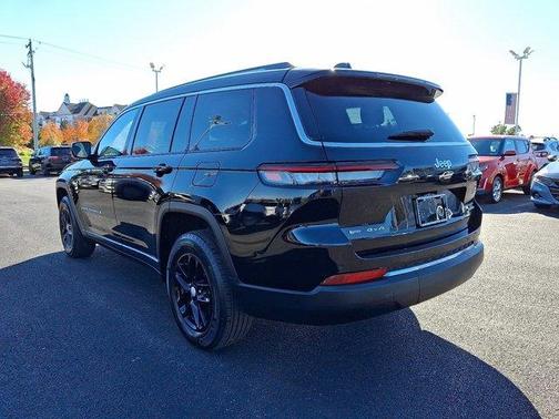 2022 Jeep Grand Cherokee L Laredo