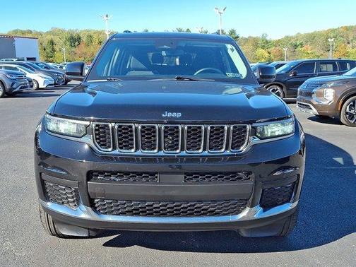 2022 Jeep Grand Cherokee L Laredo