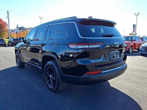 2022 Jeep Grand Cherokee L Laredo