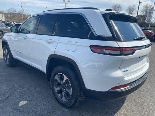 2022 Jeep Grand Cherokee 4xe Base