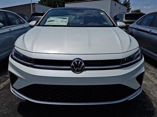Opal White Pearl 2026 Volkswagen Jetta 1.5T SE