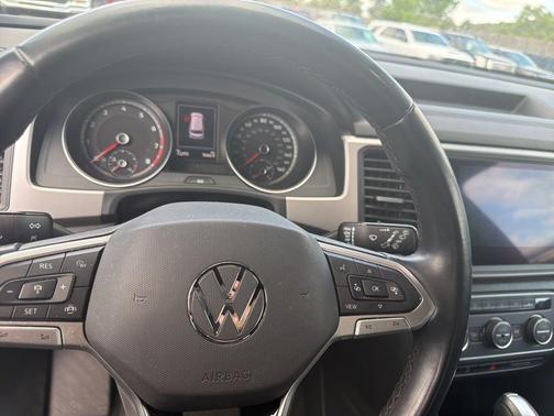 Aurora Red Metallic 2020 Volkswagen Atlas Cross Sport 3.6L V6 SE w/Technology