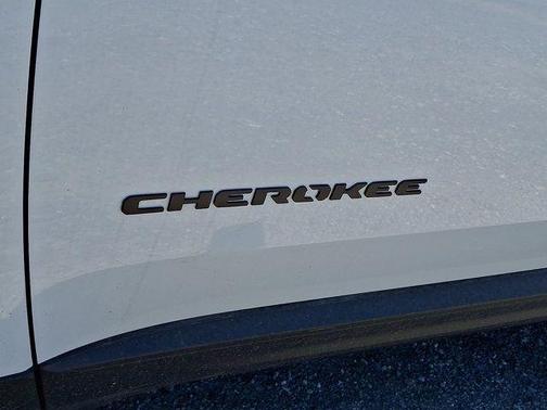 Bright White Clearcoat 2026 Jeep Cherokee LAREDO/LIMITED
