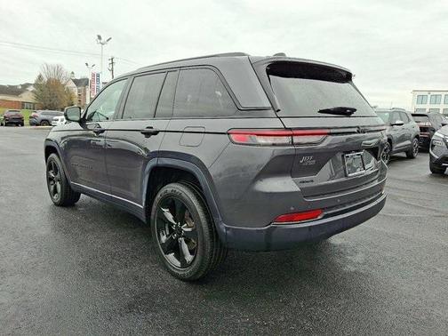 2022 Jeep Grand Cherokee Altitude