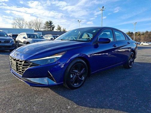 2022 Hyundai ELANTRA SEL