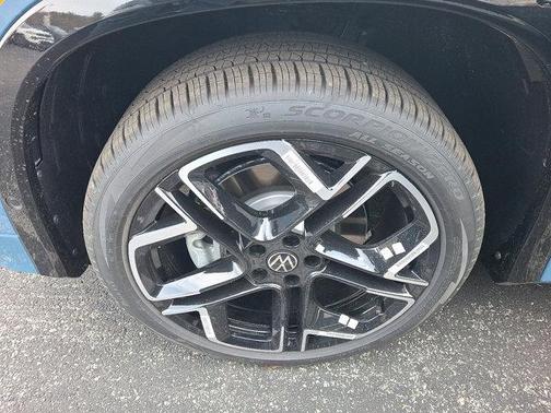 2026 Volkswagen Tiguan 2.0T SEL