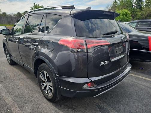 Magnetic Gray Metallic 2018 Toyota RAV4 XLE