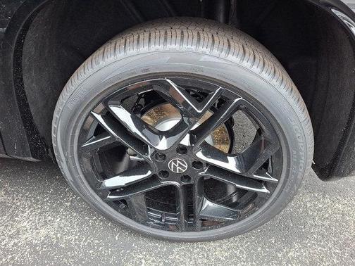 2025 Volkswagen Tiguan 2.0T SE R-Line Black