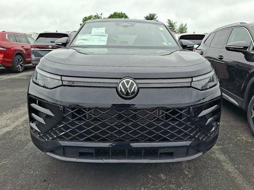 2025 Volkswagen Tiguan 2.0T SE R-Line Black