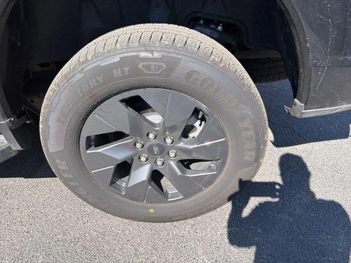 Black Metallic 2025 Ford F-150 Lightning Flash