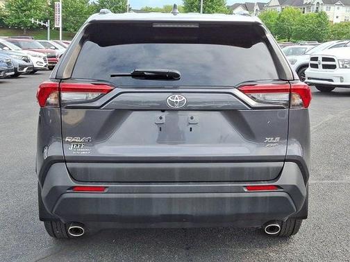 2020 Toyota RAV4 XLE