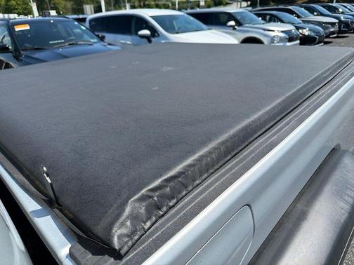 Silver Zynith Clearcoat 2022 Jeep Gladiator Mojave