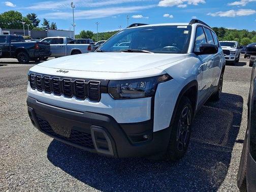 Bright White Clearcoat 2026 Jeep Cherokee LAREDO/LIMITED