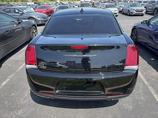 2020 Chrysler 300 Touring