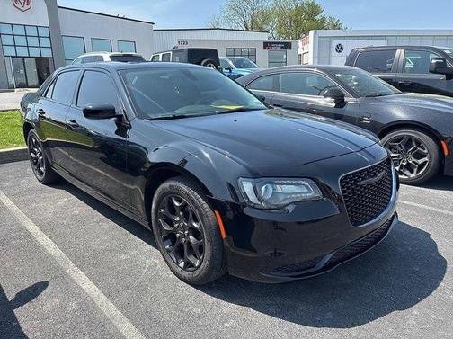 2020 Chrysler 300 Touring