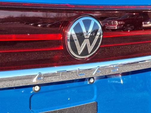 2025 Volkswagen Atlas 2.0T SE