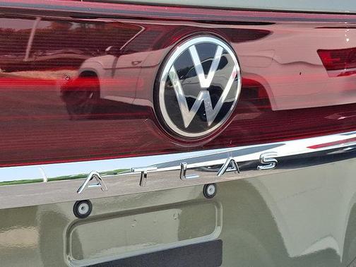 2025 Volkswagen Atlas 2.0T SEL Premium R-Line