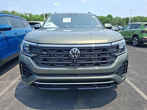 2025 Volkswagen Atlas 2.0T SEL Premium R-Line
