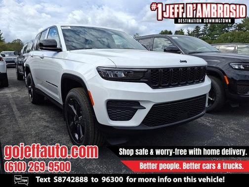2025 Jeep Grand Cherokee Laredo