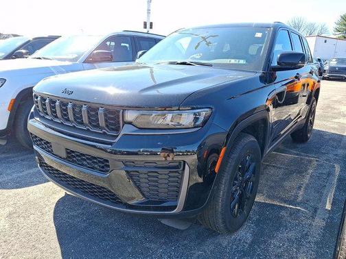 2026 Jeep Grand Cherokee Laredo