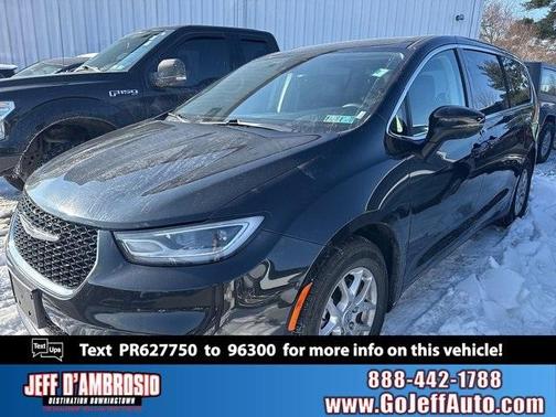 2023 Chrysler Pacifica Touring-L