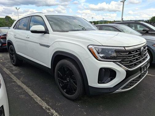 2025 Volkswagen Atlas Cross Sport 2.0T SE w/Technology