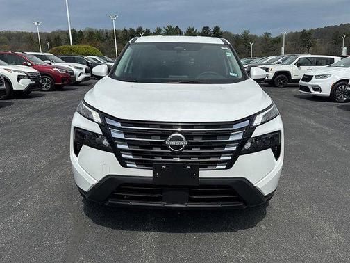 Everest White P 2025 Nissan Rogue SV