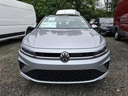 Pyrite 2027 Volkswagen Jetta 1.8T SE