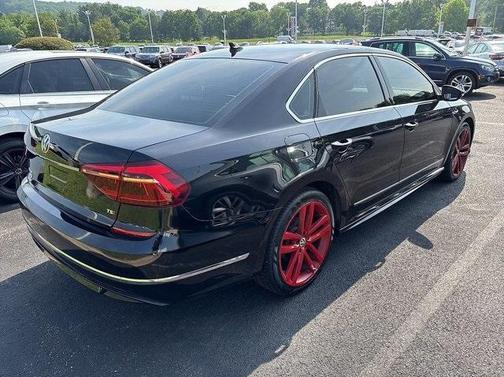 2017 Volkswagen Passat 1.8T R-Line