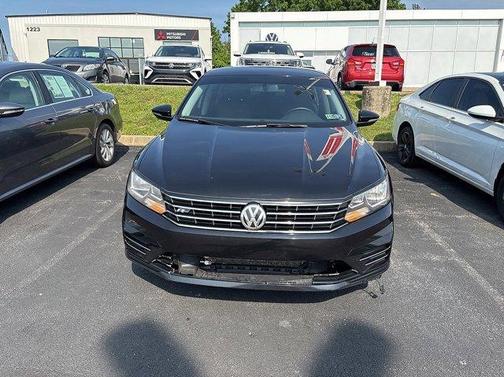 2017 Volkswagen Passat 1.8T R-Line