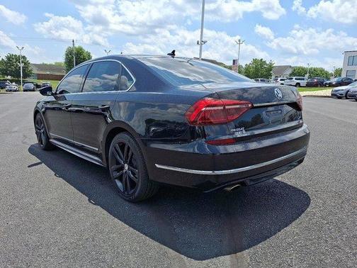 2017 Volkswagen Passat 1.8T R-Line