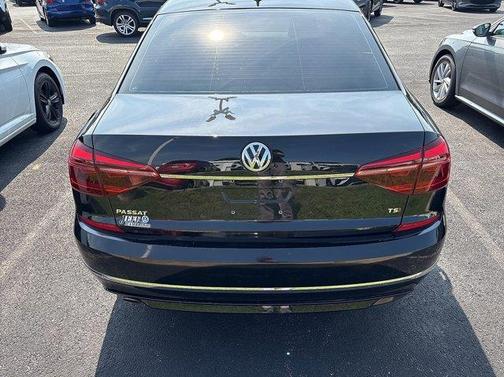 2017 Volkswagen Passat 1.8T R-Line