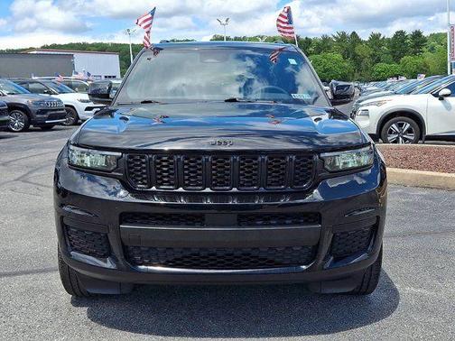Diamond Black 2023 Jeep Grand Cherokee L Laredo