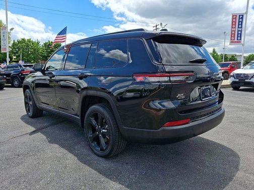Diamond Black 2023 Jeep Grand Cherokee L Laredo