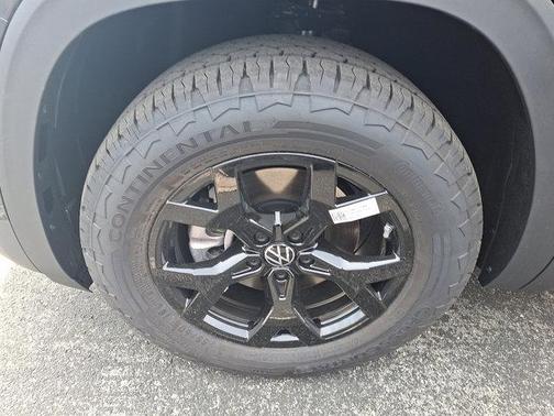 2025 Volkswagen Atlas 2.0T Peak Edition