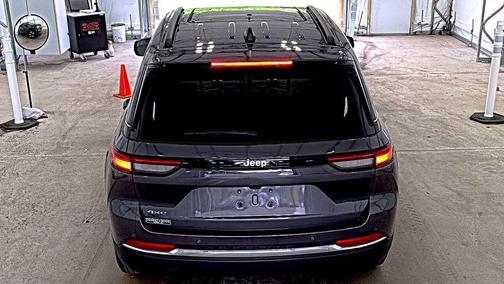 Metallic 2024 Jeep Grand Cherokee 4xe Base