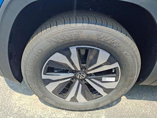 2025 Volkswagen Atlas 2.0T SE
