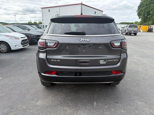 Granite Crystal Clearcoat Metallic 2023 Jeep Compass Limited