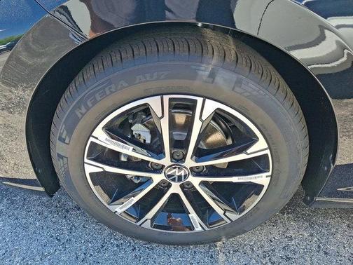 Deep Black Pearl 2026 Volkswagen Jetta 1.5T Sport