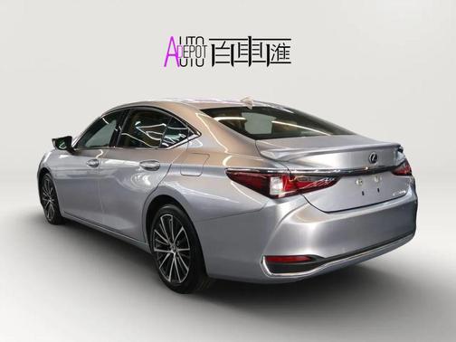 2023 Lexus ES 300h Base