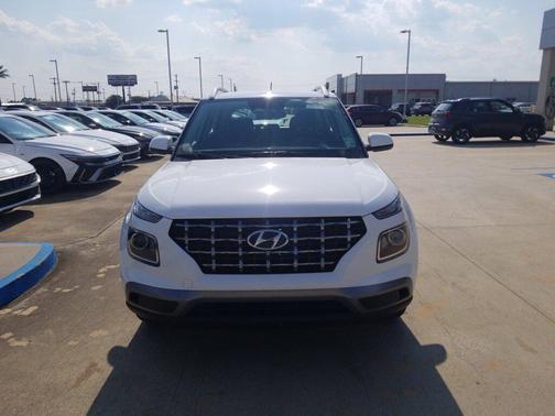 2024 Hyundai VENUE SEL