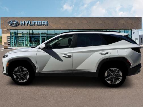 Creamy White Pearl 2026 Hyundai TUCSON Hybrid SEL Convenience
