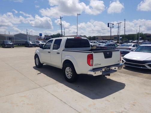 Glacier White 2014 Nissan Frontier SV