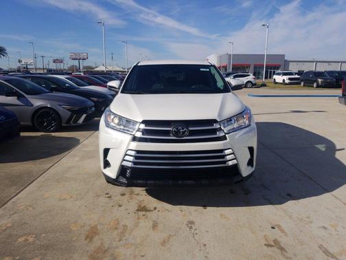 2019 Toyota Highlander LE I4