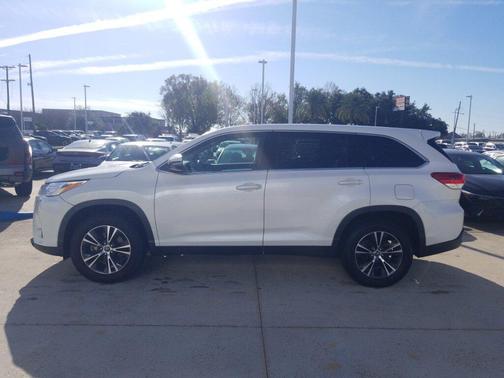 2019 Toyota Highlander LE I4