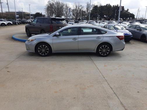 2016 Toyota Avalon XLE