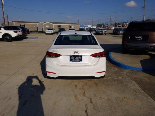 2022 Hyundai Accent SE