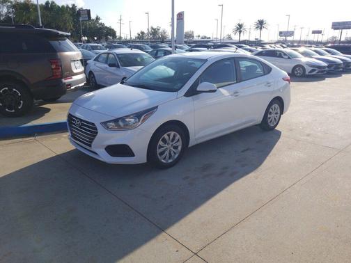 2022 Hyundai Accent SE