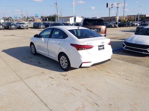 2022 Hyundai Accent SE